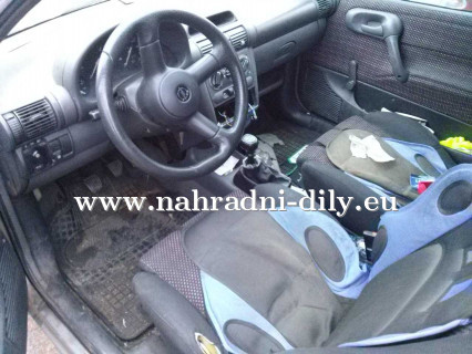 Opel Corsa 3dv stříbrná na díly Praha / nahradni-dily.eu