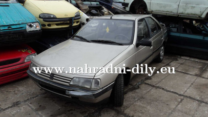 Peugeot 405 stříbrná na náhradní díly Praha / nahradni-dily.eu