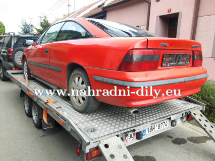 Opel Calibra červená na náhradní díly Brno / nahradni-dily.eu