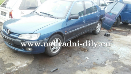 Peugeot 306 modrá metalíza na díly ČB / nahradni-dily.eu