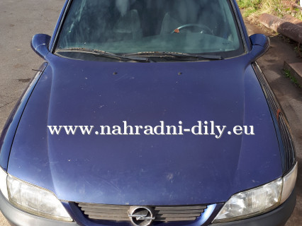 Opel Vectra caravan modrá na díly Brno / nahradni-dily.eu