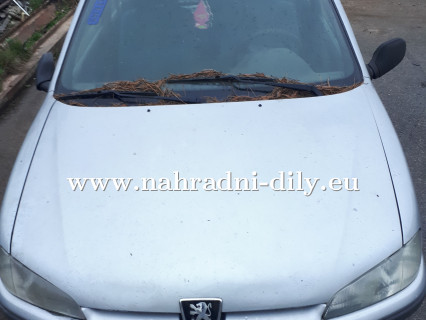 Peugeot 106 šedá metalíza na díly Brno / nahradni-dily.eu