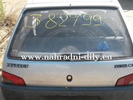 Peugeot 106 šedá metalíza na díly Brno / nahradni-dily.eu