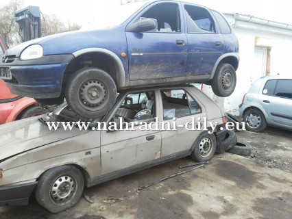 Opel Corsa modrá na díly Plzeň