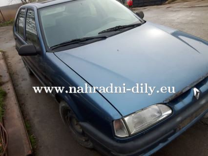 Renault 19 modrá na díly Brno / nahradni-dily.eu