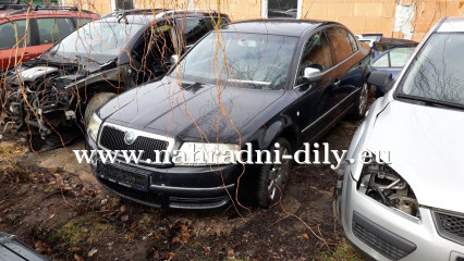 Škoda Superb černá na díly Plzeň / nahradni-dily.eu