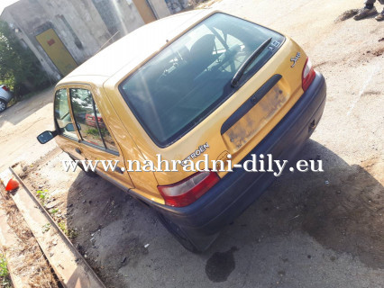 Citroen Saxo zlatá na náhradní díly Brno / nahradni-dily.eu