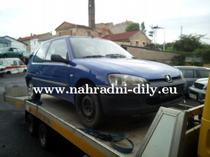 Peugeot 106 modrá - díly z tohoto vozu