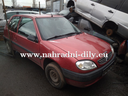 Citroen Saxo vínová - díly z tohoto vozu