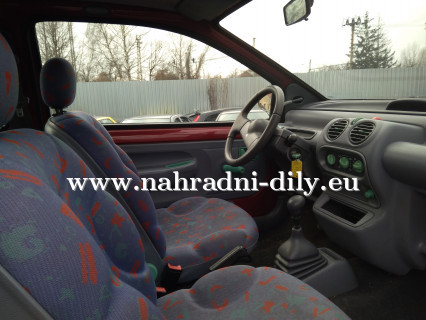 Renault Twingo vínová - díly z tohoto vozu / nahradni-dily.eu