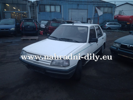 Peugeot 309 bílá - díly z tohoto vozu / nahradni-dily.eu