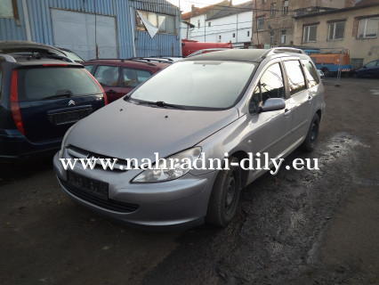 Peugeot 307 combi stříbrná - díly z tohoto vozu / nahradni-dily.eu