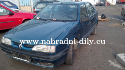 Renault 19 modrá - díly z tohoto vozu