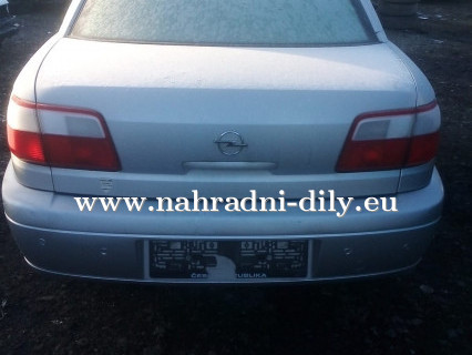 Opel Omega stříbrná na náhradní díly Pardubice / nahradni-dily.eu