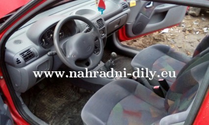 Renault Clio 1,2i červená na náhradní díly ČB / nahradni-dily.eu