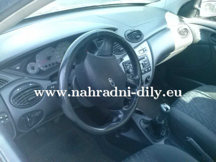 Ford Focus stříbrná na náhradní díly Písek / nahradni-dily.eu