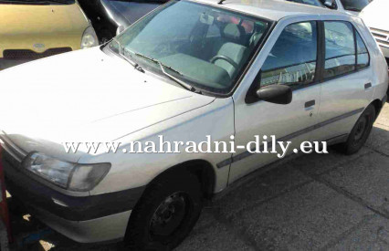 Náhradní díly z vozu Peugeot 306 / nahradni-dily.eu