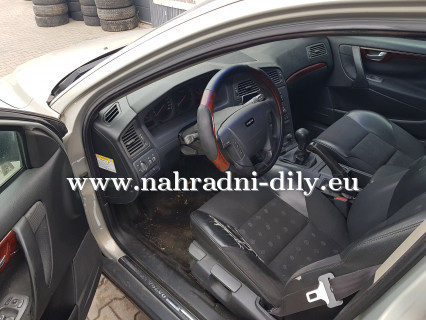 VOLVO V70 2.5 TDi  na náhradní díly Pardubice / nahradni-dily.eu