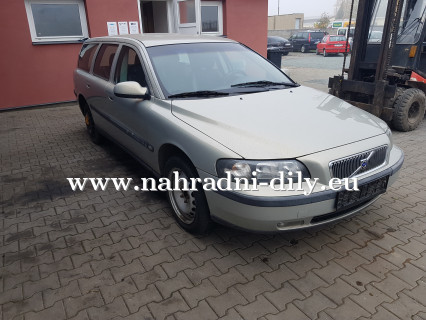 VOLVO V70 2.5 TDi  na náhradní díly Pardubice / nahradni-dily.eu