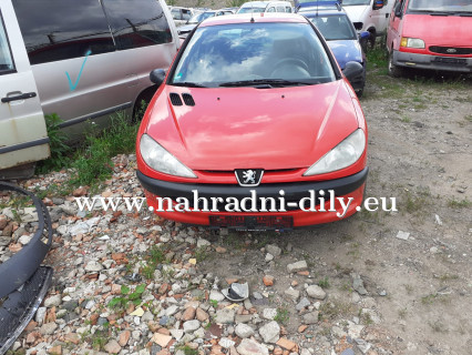 Peugeot 206 červená na náhradní díly Pardubice