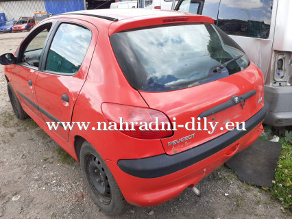 Peugeot 206 červená na náhradní díly Pardubice / nahradni-dily.eu