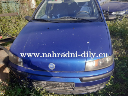 Fiat Punto modrá na náhradní díly Pardubice / nahradni-dily.eu