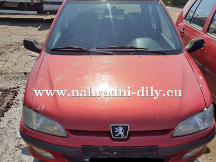 Peugeot 106 vínová na náhradní díly / nahradni-dily.eu