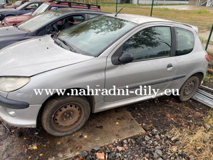 Peugeot 206 na náhradní díly Pardubice / nahradni-dily.eu