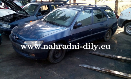 Peugeot 306 break modrá na díly ČB / nahradni-dily.eu